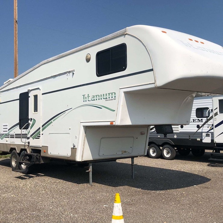 2003 Glendale RV Titanium 29E34 34ft. T/A 5W
