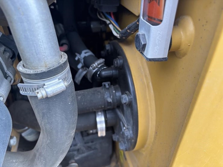 caterpillar-226d-image-35