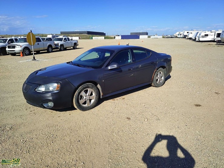 2008-pontiac-grand-prix-sedan-image-1