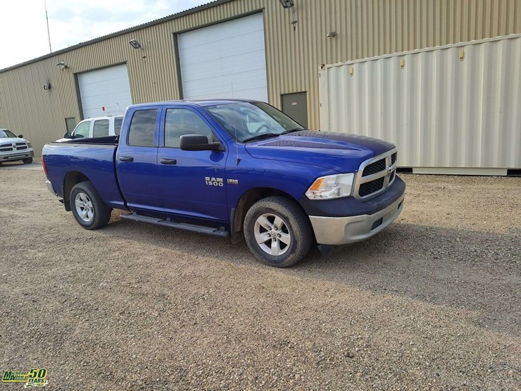 2014-ram-1500-4x4-quad-cab-sb-image-4