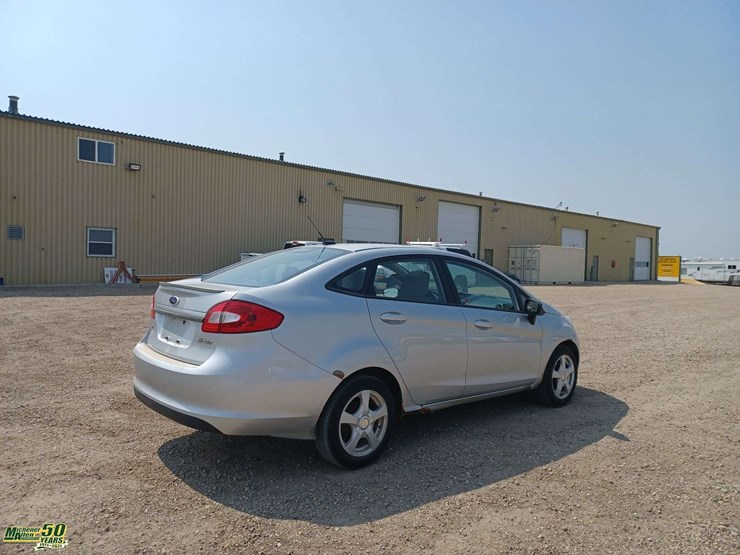 2012-ford-fiesta-se-image-3