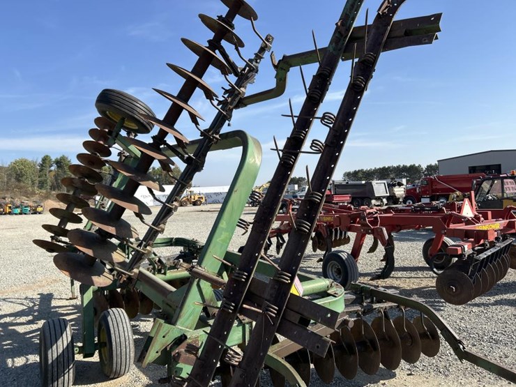 john-deere-235-image-19