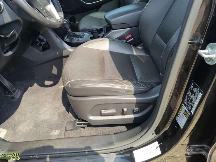 2017-hyundai-santa-fe-image-3