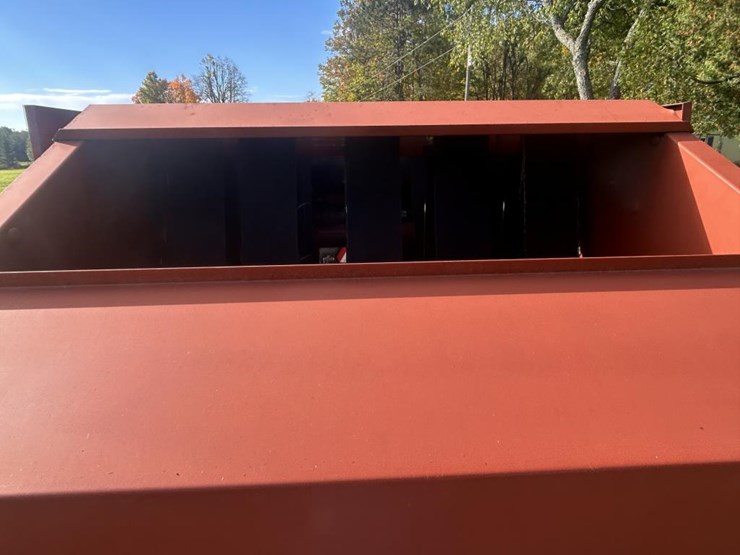 hesston-730-image-25