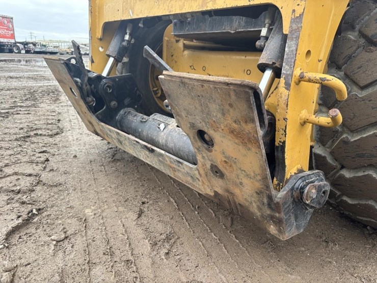 caterpillar-226d-image-9
