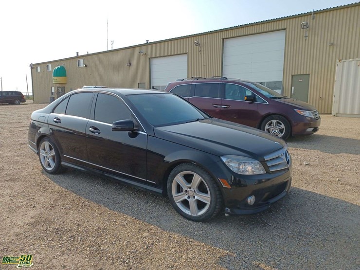 2010-mercedes-benz-c-class-250-image-2