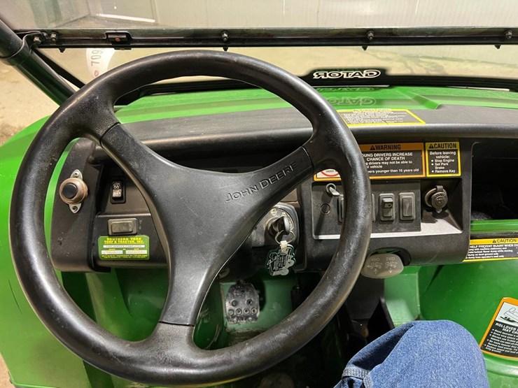 john-deere-gator-image-19