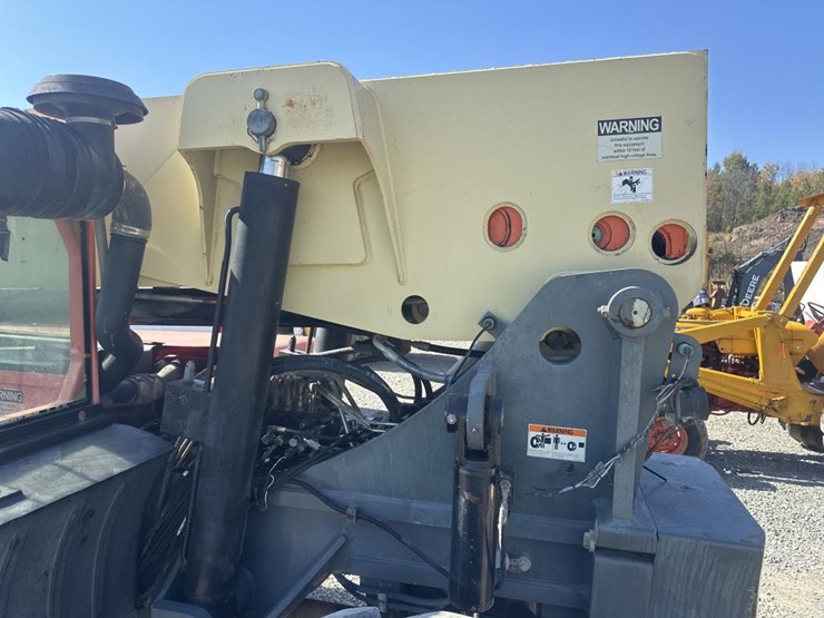 2006-jlg-g10-55a-image-11