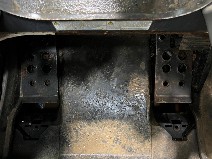 2022-bobcat-t770-image-31