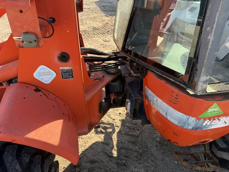 kubota-r520-image-15