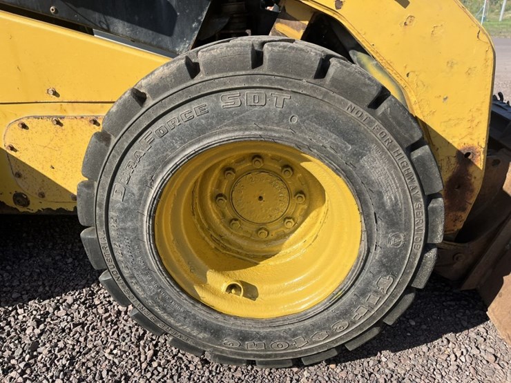 2012-caterpillar-272d-image-61