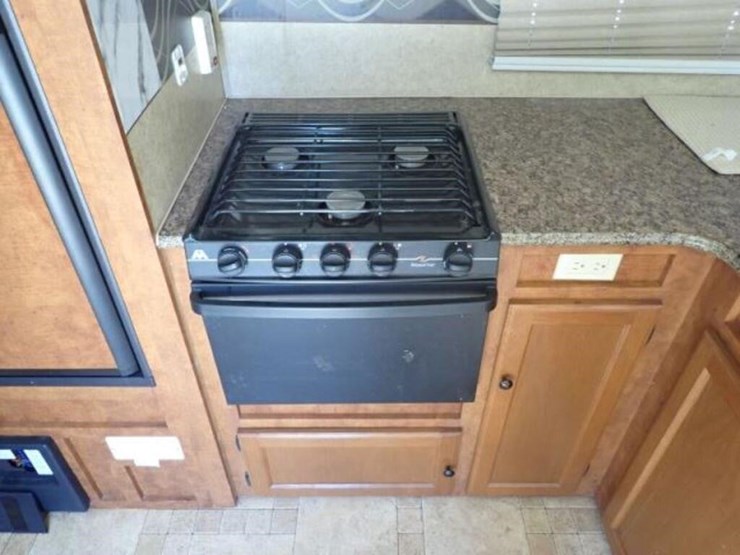 2012-skyline-nomad-t/a-travel-trailer-1se200r21cf0-image-19