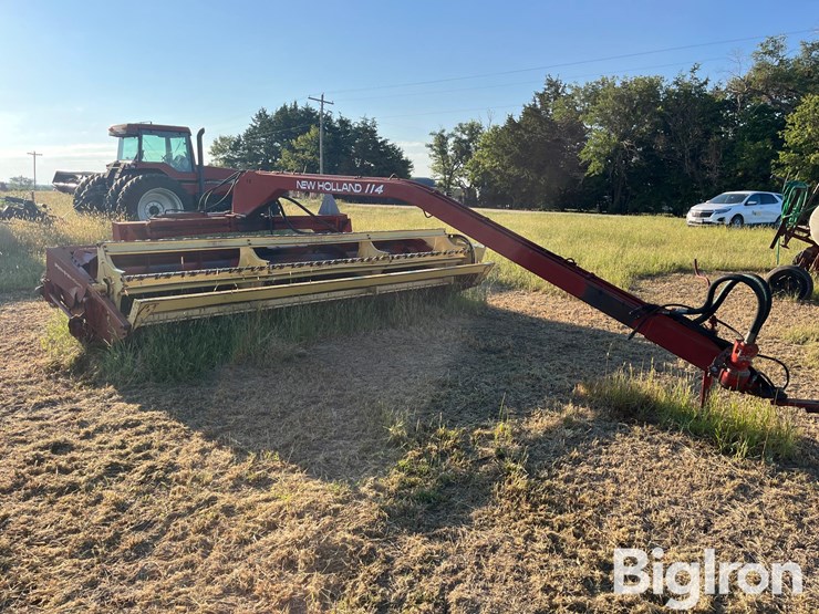 new-holland-114-image-3