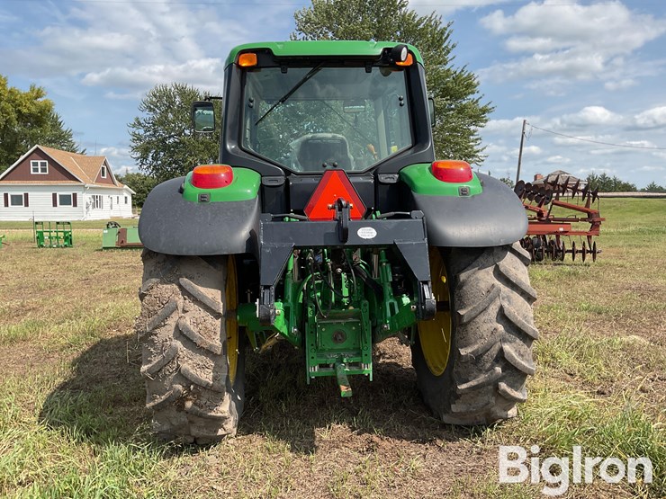 2015-john-deere-6125m-image-6