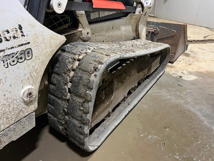 2020-bobcat-t650-image-17