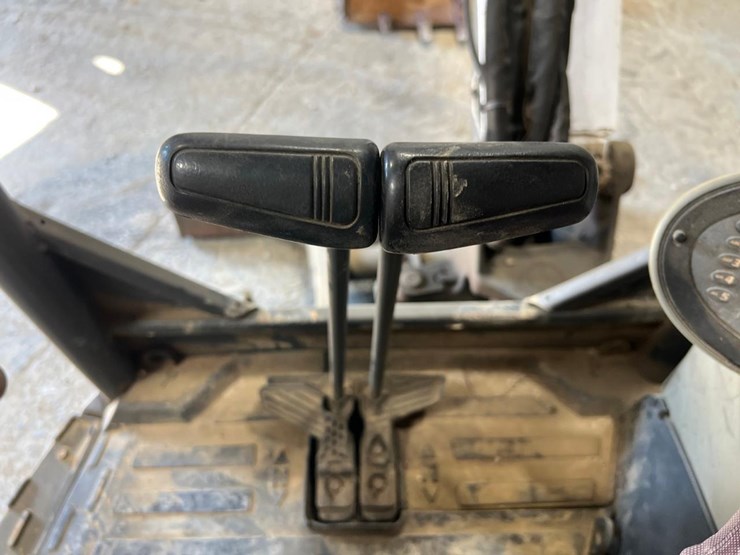 2020-bobcat-e32-image-32