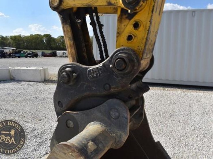 2014-komatsu-pc210-10-image-35