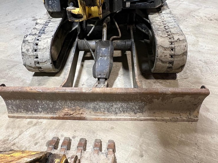 2016-yanmar-vio45-6a-image-12