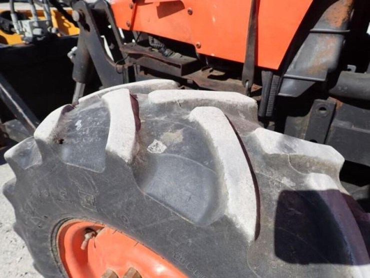 kubota-m7040d-image-51