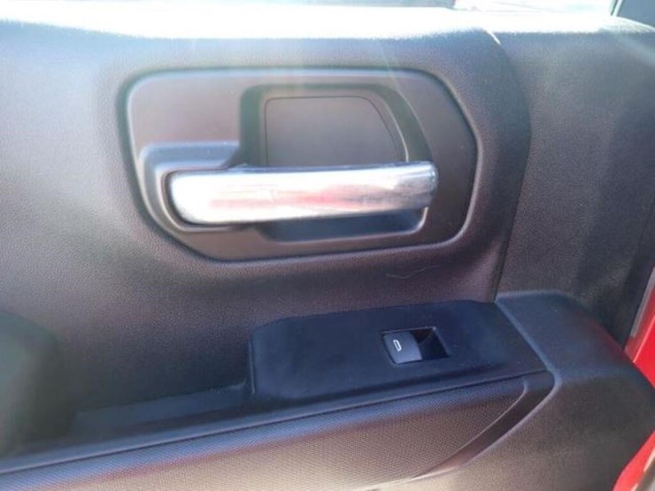 2022-chevrolet-2500hd-image-54