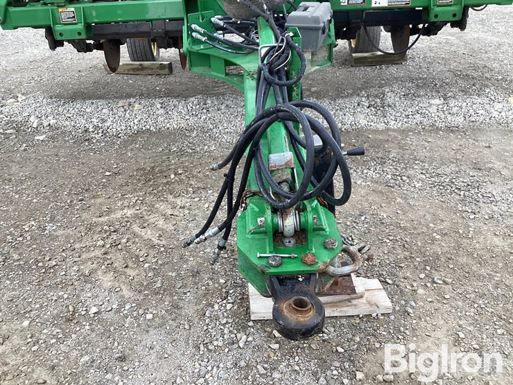 2014-john-deere-2510h-image-11