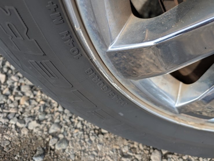 2010-ford-edge-image-18