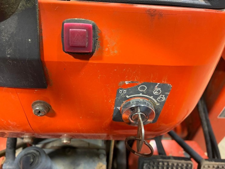 kubota-la463-image-24