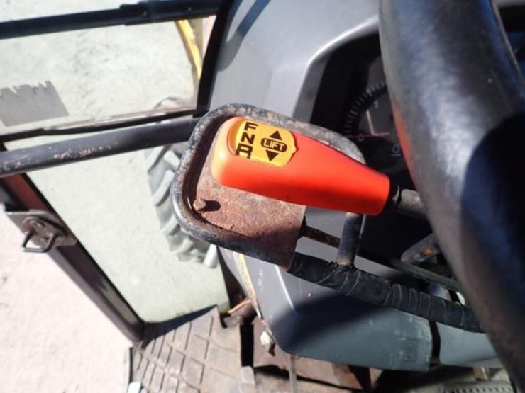 2016-kubota-m7040d-image-13