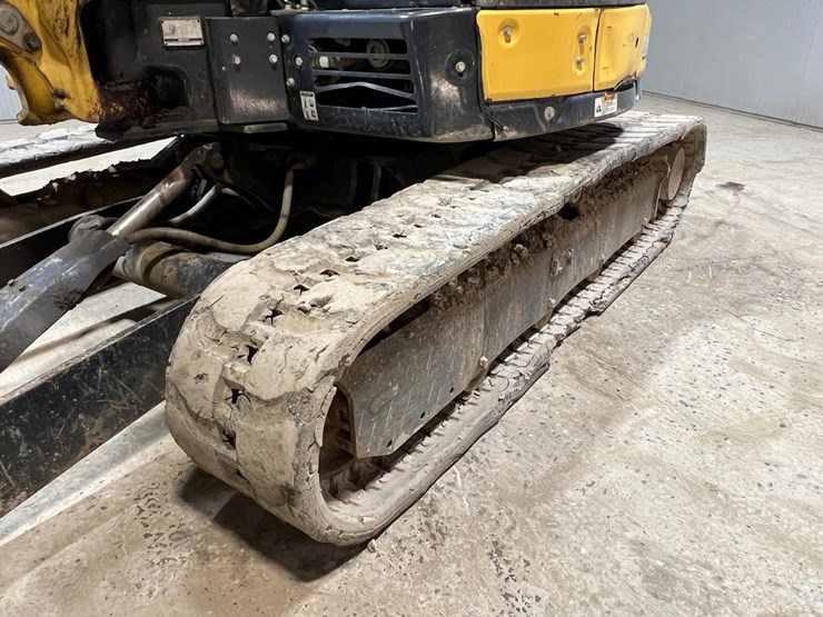 2016-yanmar-vio45-6a-image-15