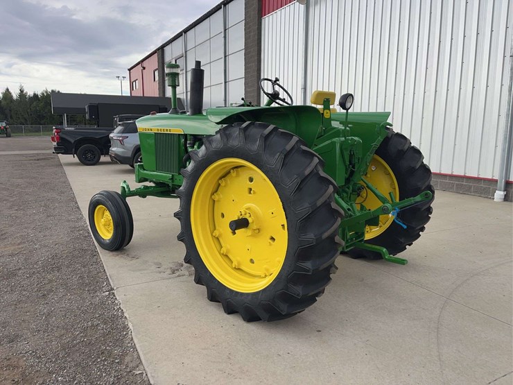 john-deere-3020-image-6