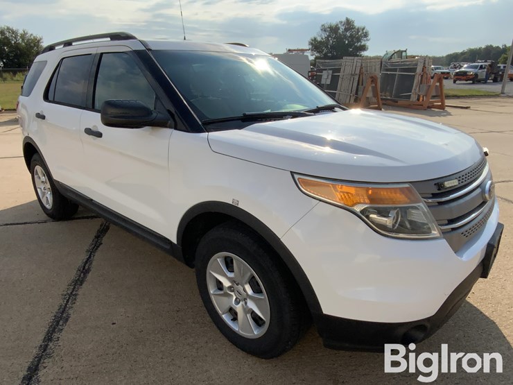 2014-ford-explorer-image-3