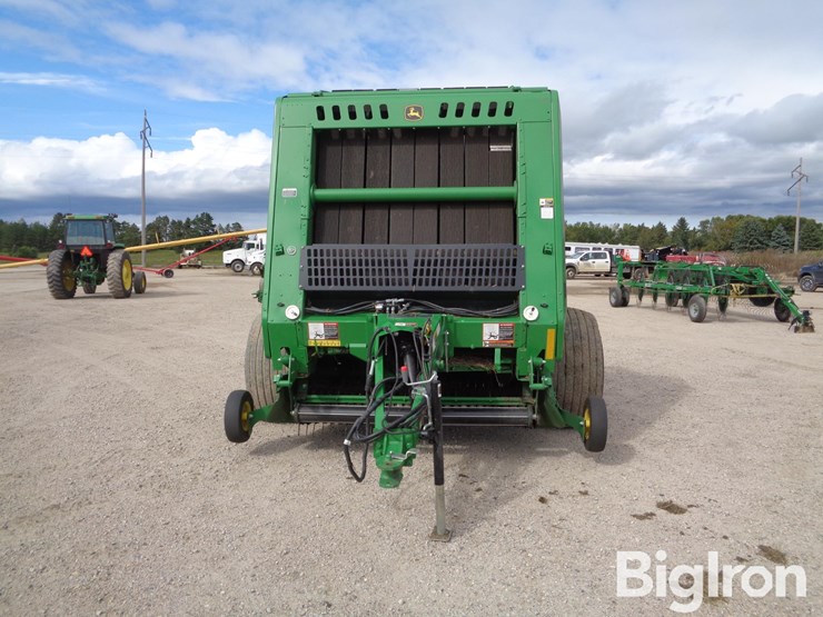 2022-john-deere-560m-image-2