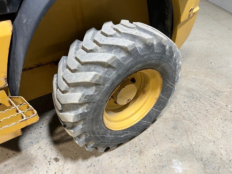 2021-caterpillar-903d-image-16