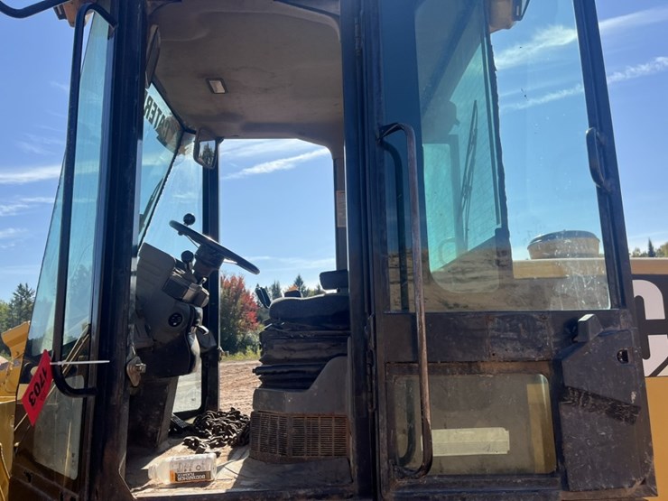 caterpillar-928g-image-98