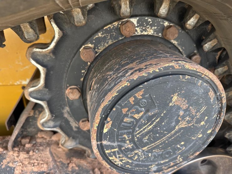 deere-323e-image-55