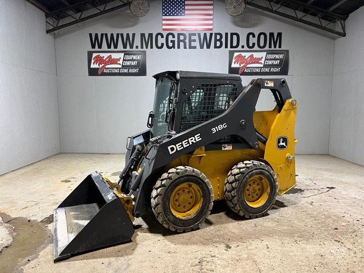 2016-deere-318g-image-26