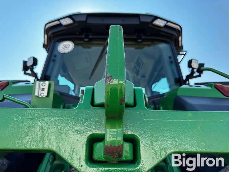 2023-john-deere-8r-370-image-15