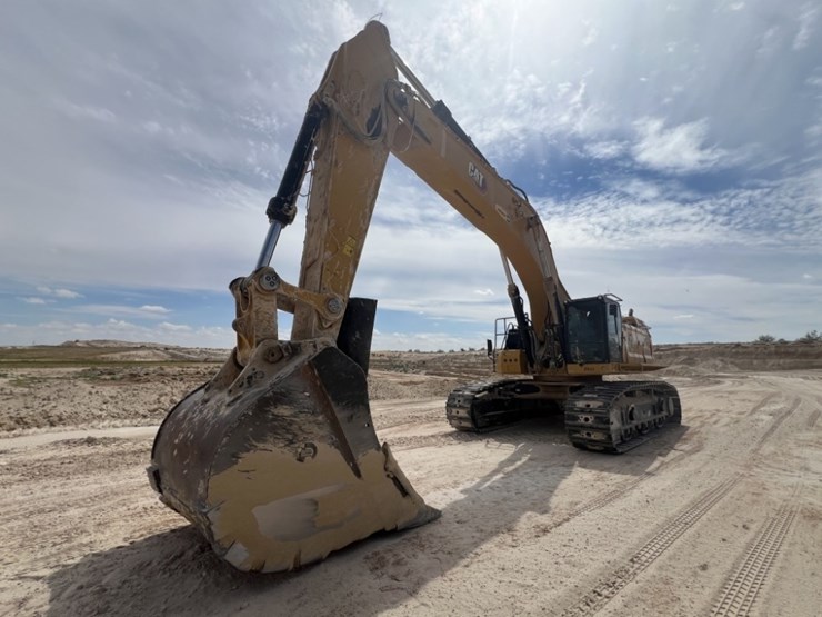 2021-caterpillar-395-image-1