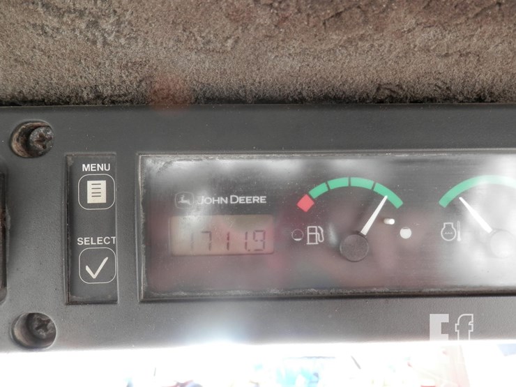 deere-320-image-14