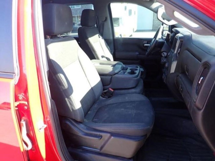 2022-chevrolet-2500-image-34