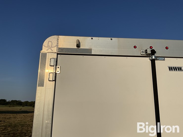 2021-titan-trailer-image-14