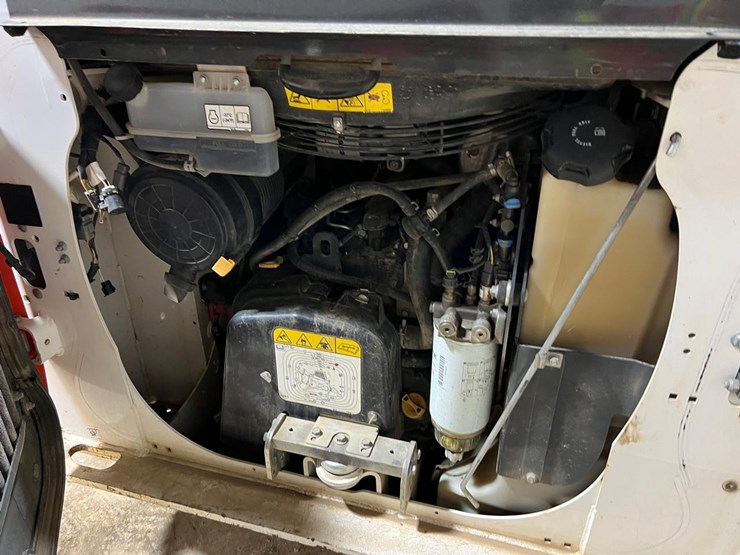 2022-bobcat-t64-image-17