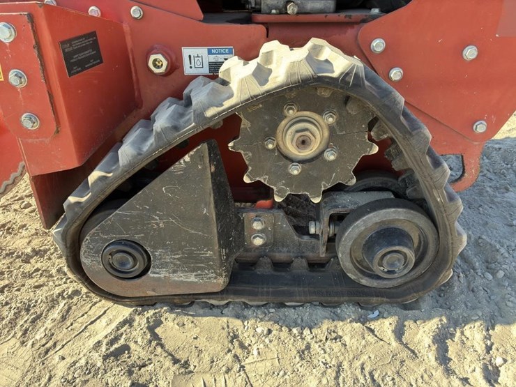 2017-ditch-witch-c16x-image-7