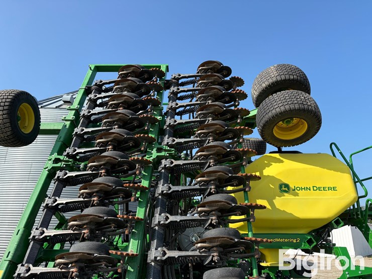 2022-john-deere-n542c-image-14