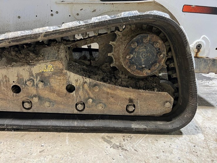 2016-bobcat-t870-image-15