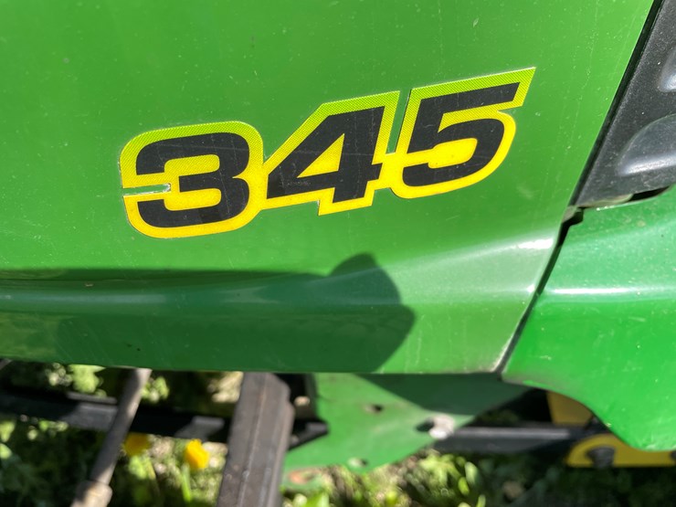 john-deere-345-image-14