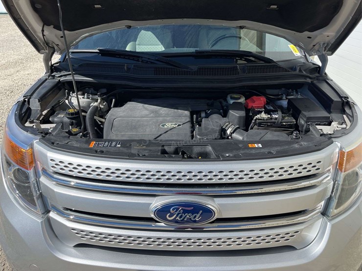 2013-ford-explorer-image-25