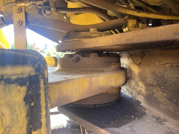 caterpillar-928g-image-57