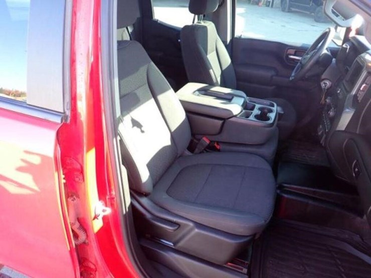 2022-chevrolet-silverado-1500-image-33