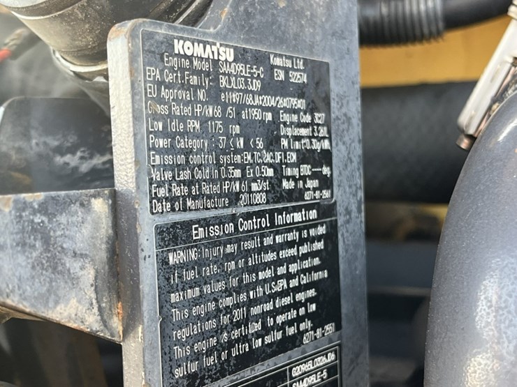 2012-komatsu-pc70-image-31